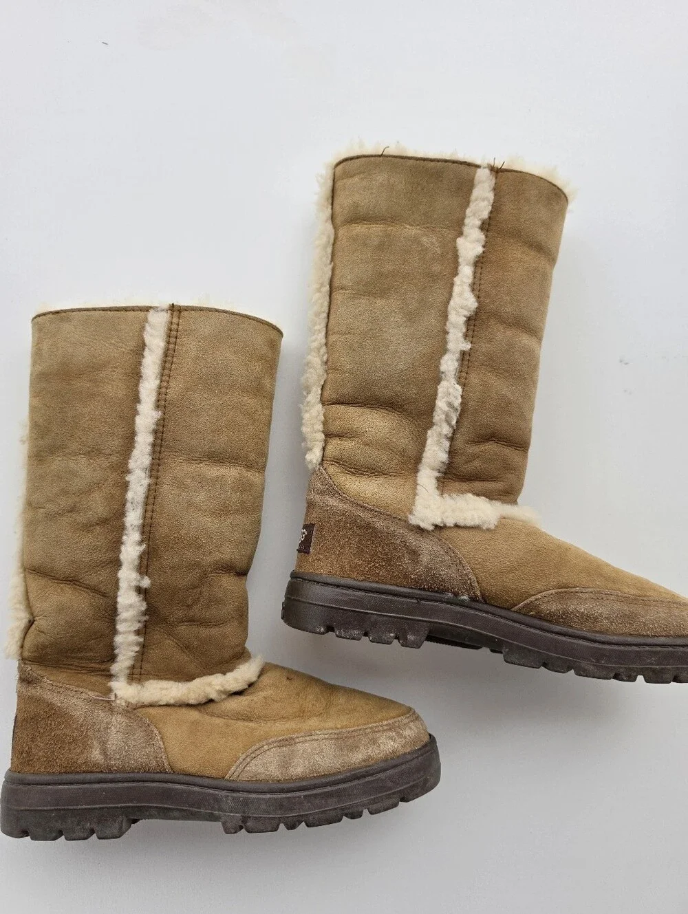 Ugg Australlia Vintage Y2K Chestnut Brown Sundance II Boots